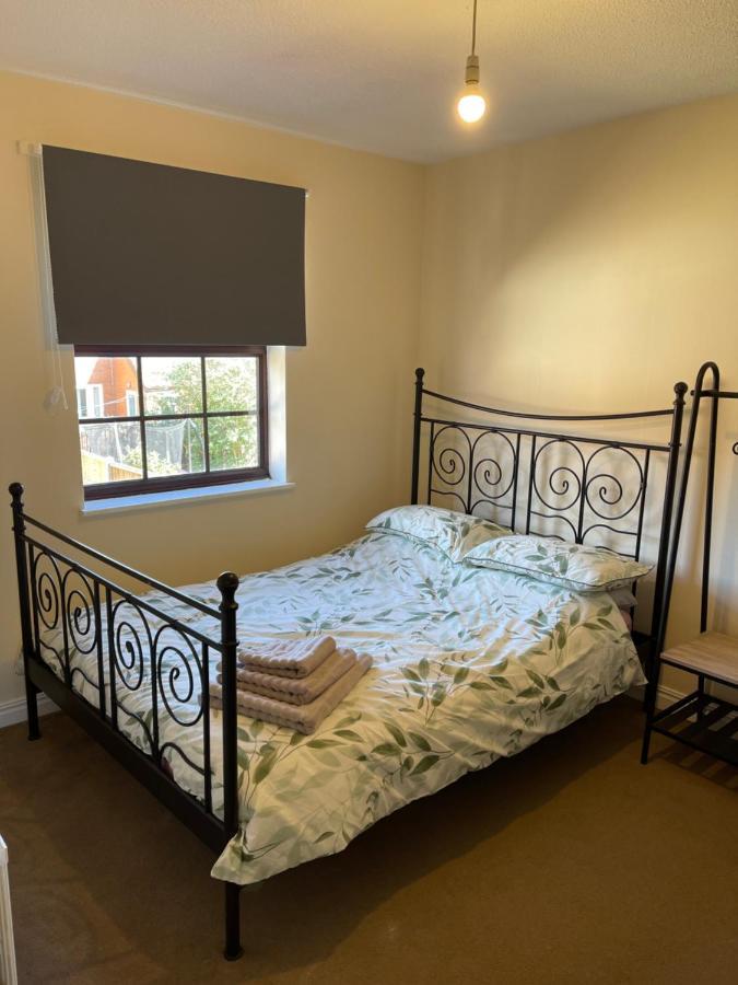 Large, Quiet, Sleeps 16, 4 Bathrooms, Parking, Leicester Extérieur photo