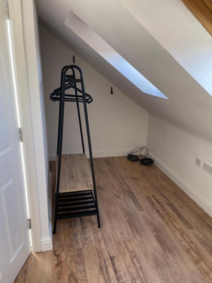 Large, Quiet, Sleeps 16, 4 Bathrooms, Parking, Leicester Extérieur photo