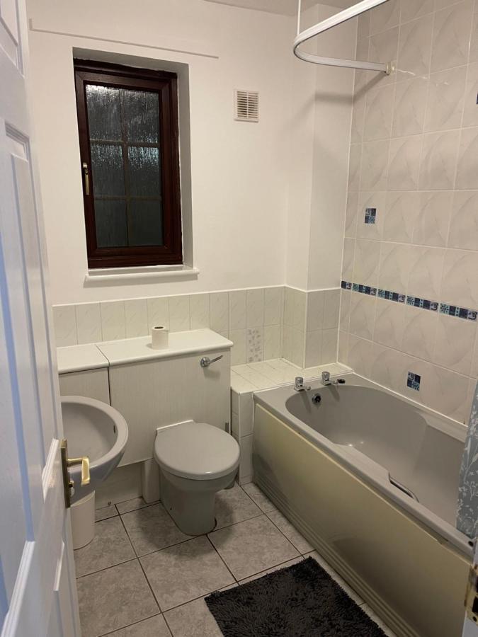 Large, Quiet, Sleeps 16, 4 Bathrooms, Parking, Leicester Extérieur photo