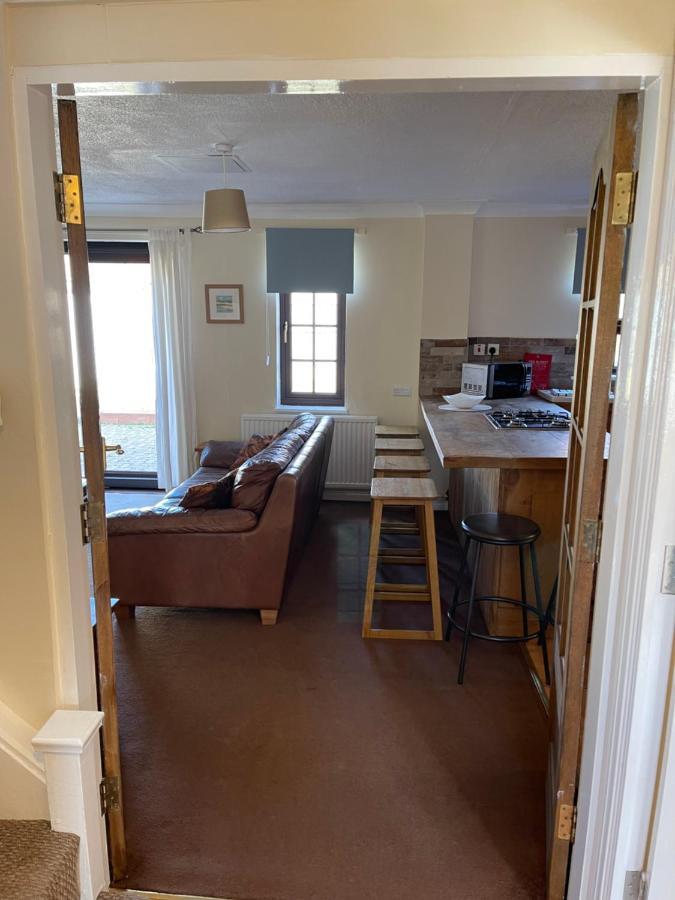 Large, Quiet, Sleeps 16, 4 Bathrooms, Parking, Leicester Extérieur photo