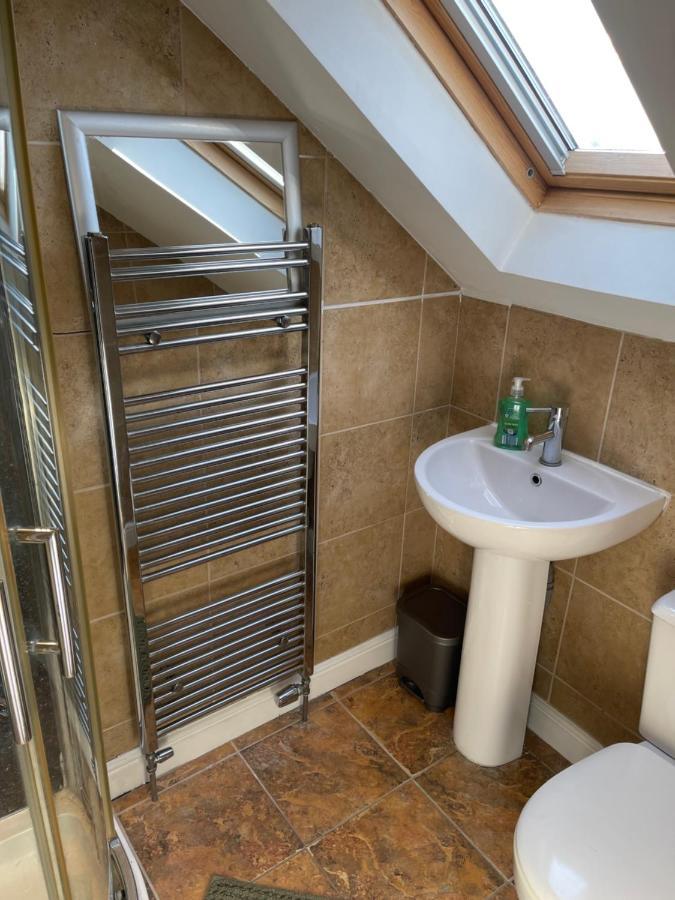 Large, Quiet, Sleeps 16, 4 Bathrooms, Parking, Leicester Extérieur photo