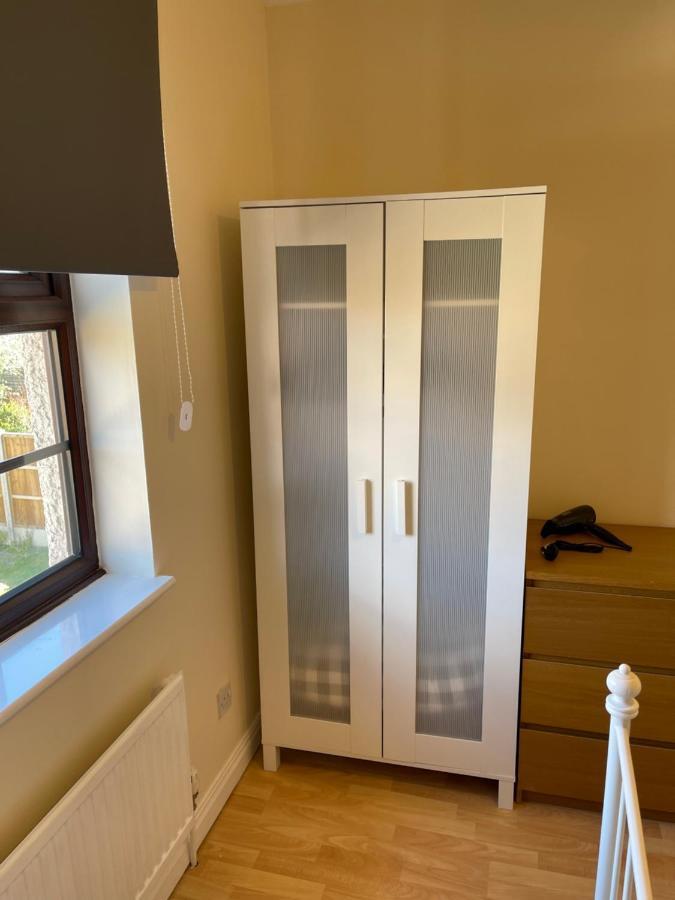 Large, Quiet, Sleeps 16, 4 Bathrooms, Parking, Leicester Extérieur photo