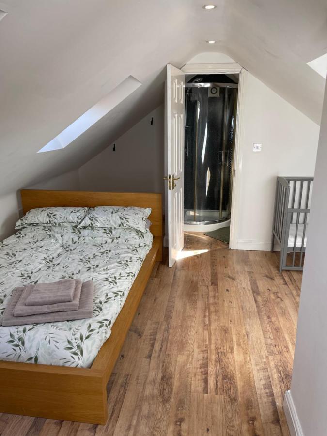Large, Quiet, Sleeps 16, 4 Bathrooms, Parking, Leicester Extérieur photo